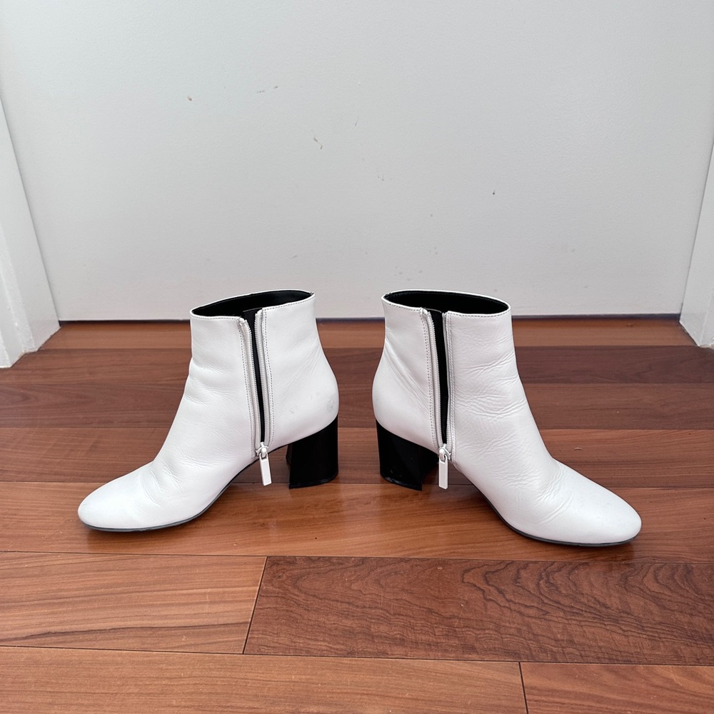 Kendall and Kylie had Lee leather block heel booties
